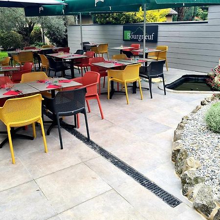 Hotel Restaurant Le Bourgneuf Morlaas Bagian luar foto