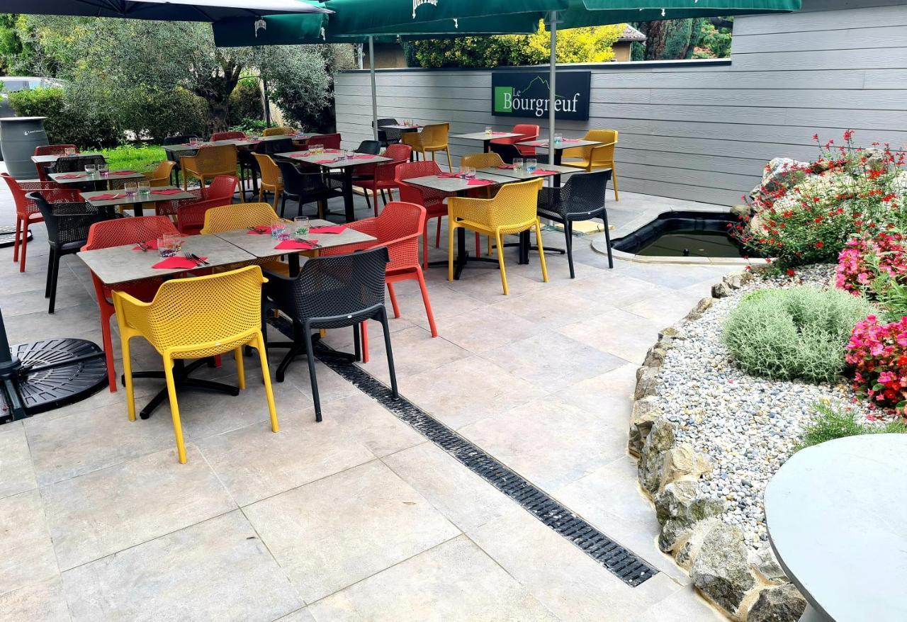 Hotel Restaurant Le Bourgneuf Morlaas Bagian luar foto
