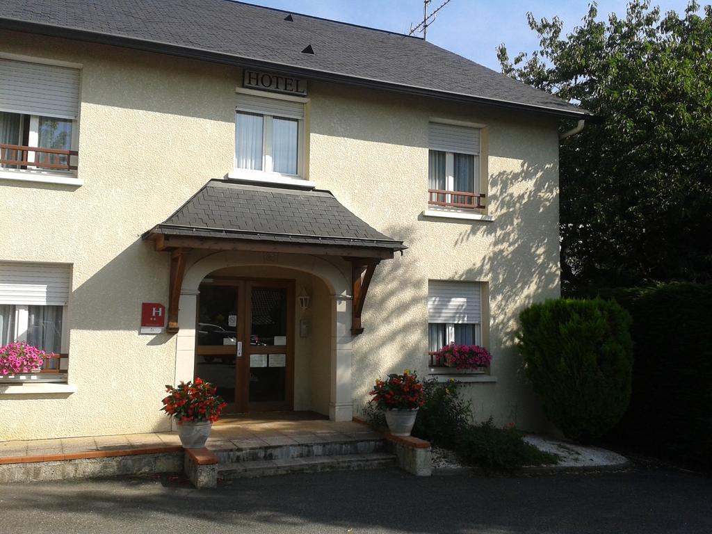 Hotel Restaurant Le Bourgneuf Morlaas Bagian luar foto